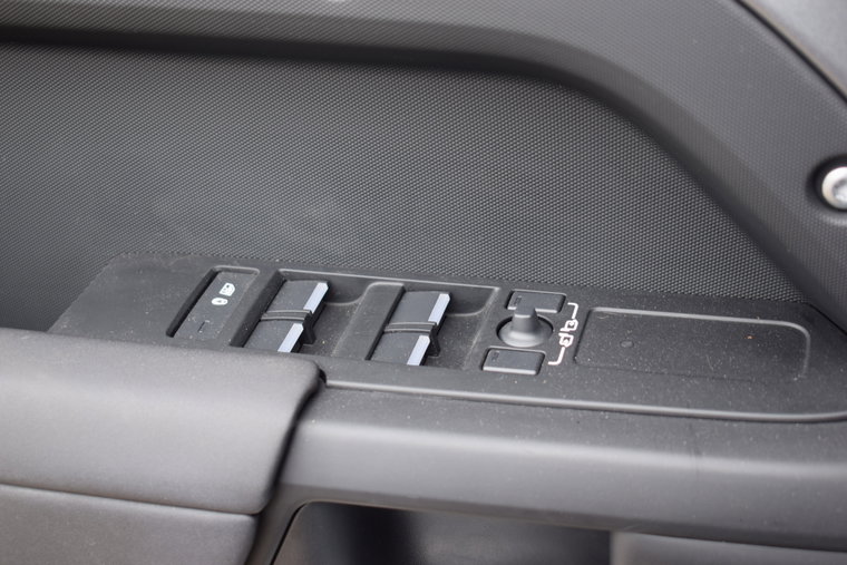 Vehicle Image 38