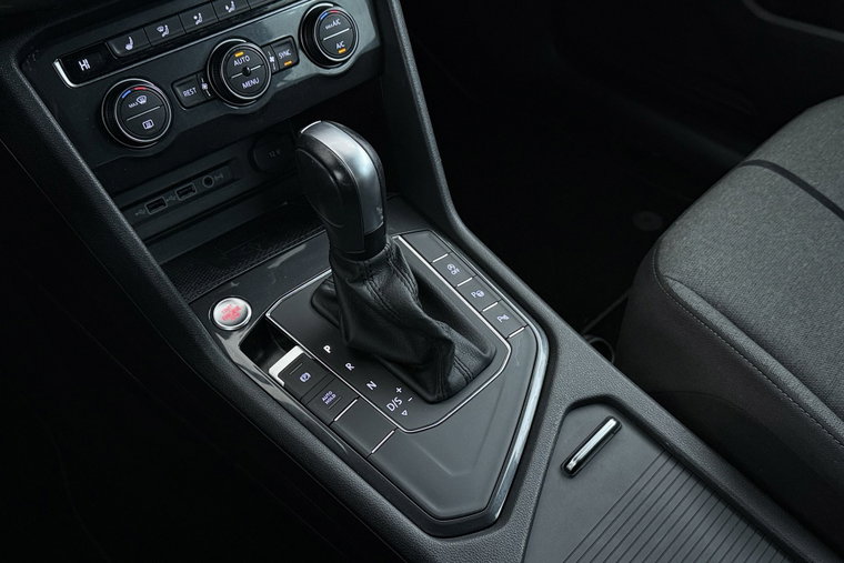 Vehicle Image 28