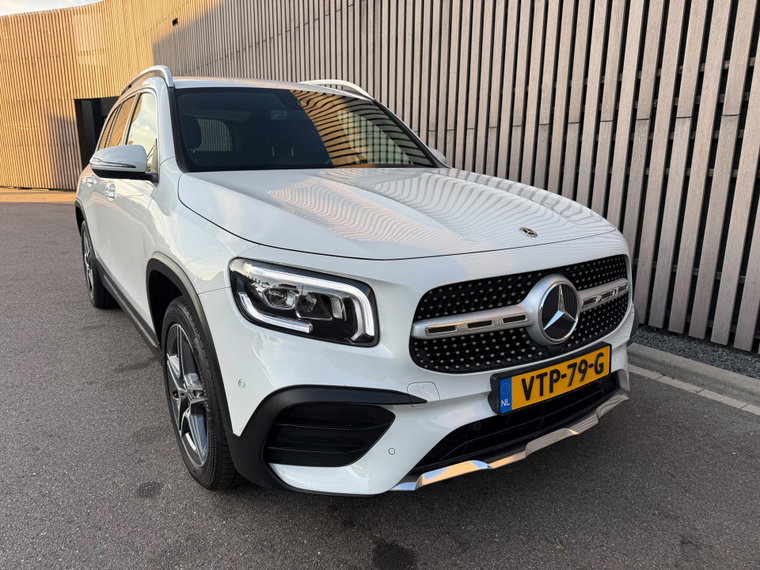 Vehicle Image 28