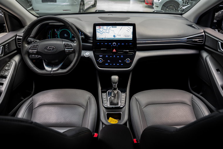 Vehicle Image 10