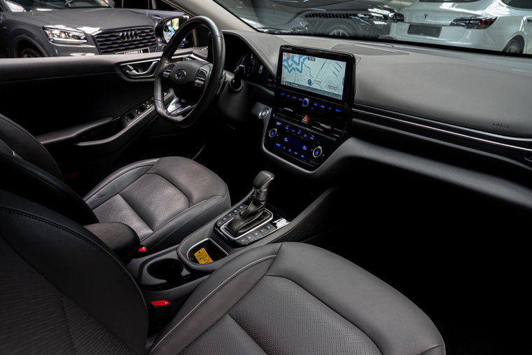 Vehicle Image 11