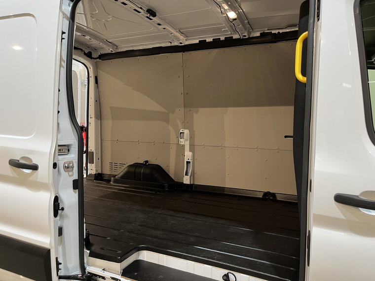 Vehicle Image 23