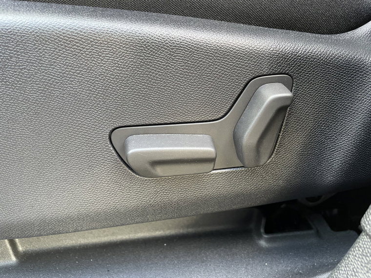 Vehicle Image 28