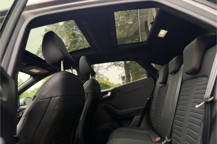 Vehicle Image 14
