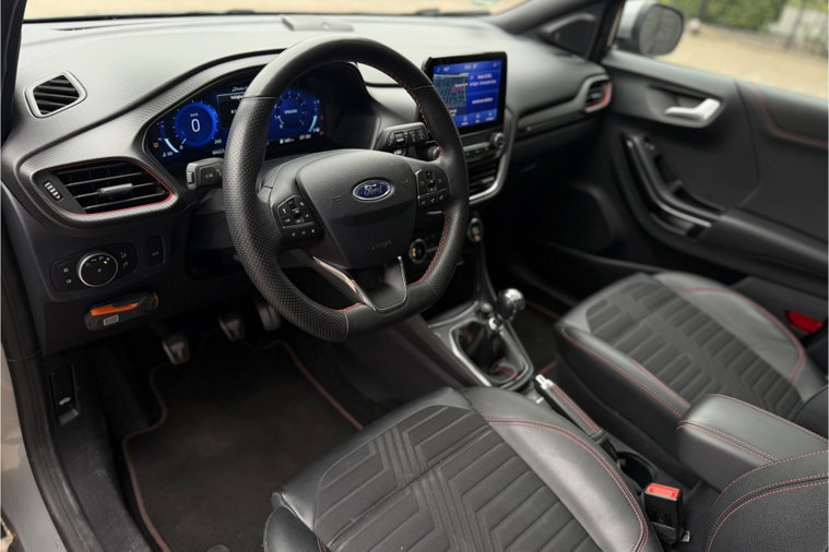 Vehicle Image 18
