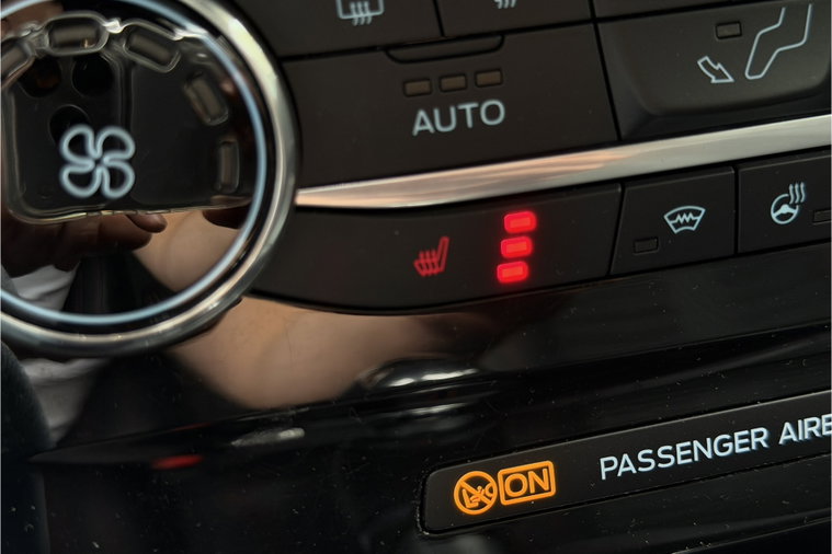 Vehicle Image 37