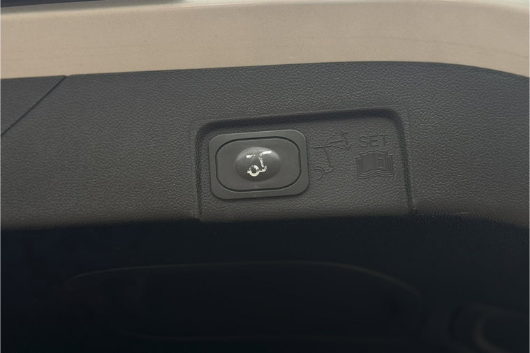 Vehicle Image 48