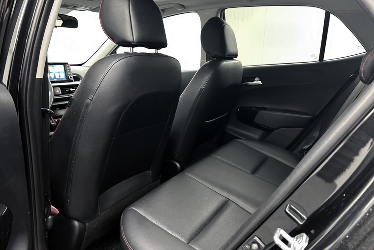 Vehicle Image 15