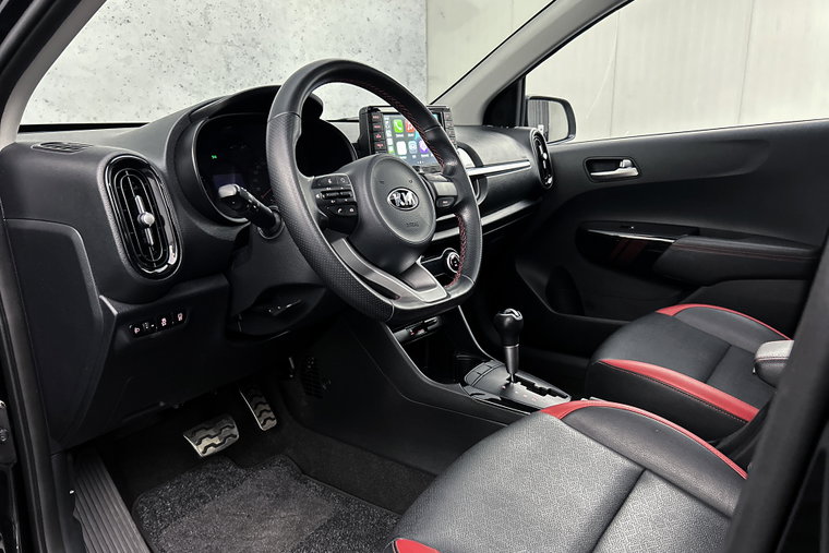 Vehicle Image 25