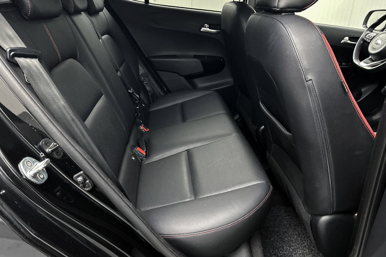 Vehicle Image 30