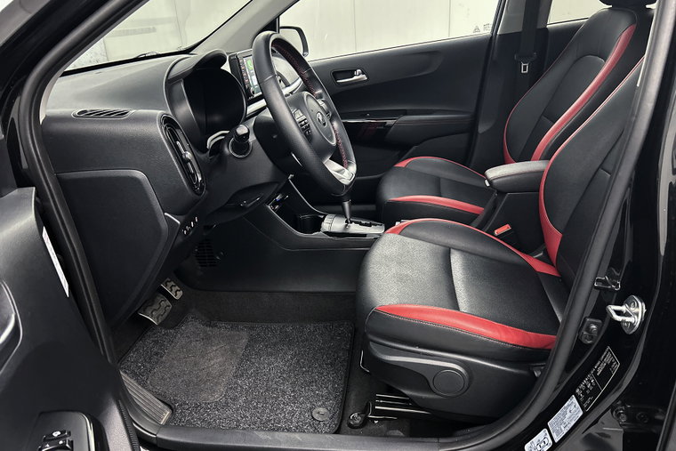 Vehicle Image 32