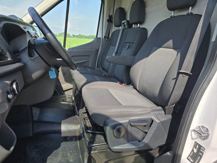 Vehicle Image 24