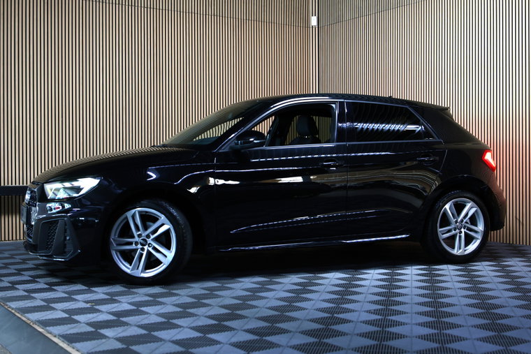 Vehicle Image 10