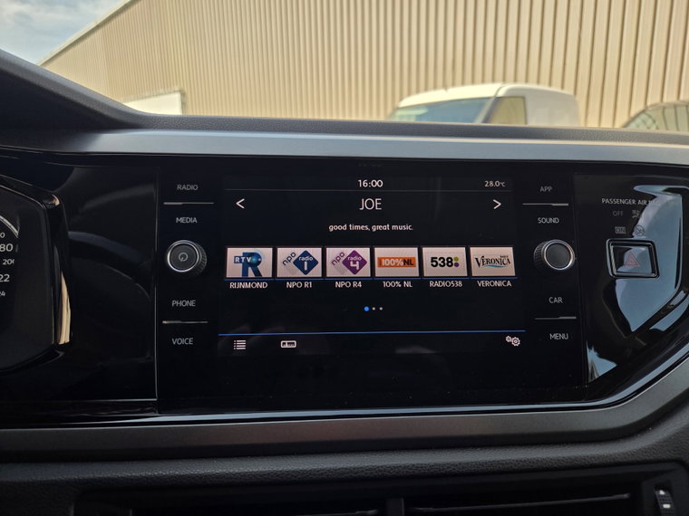 Vehicle Image 16