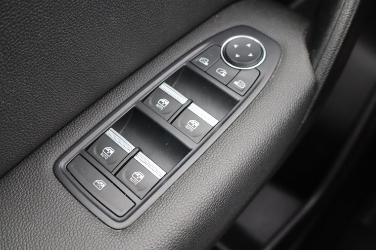 Vehicle Image 33