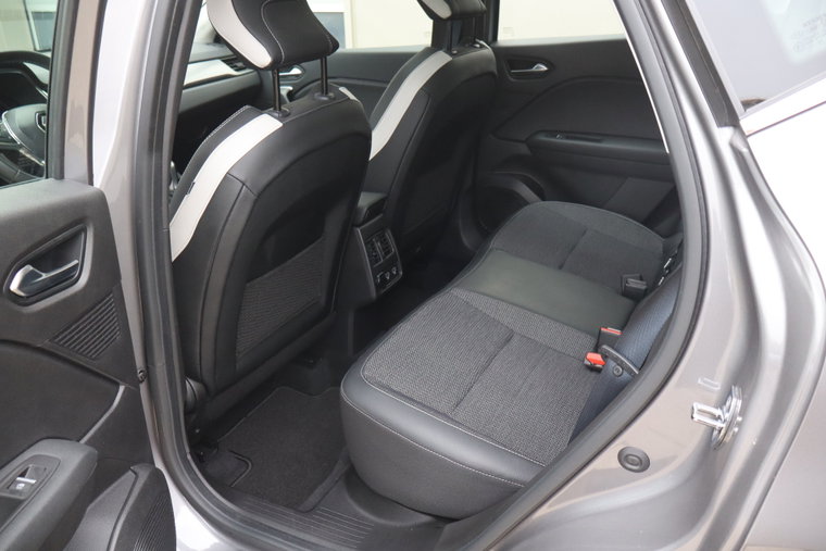 Vehicle Image 35