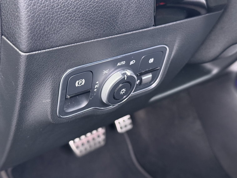 Vehicle Image 33