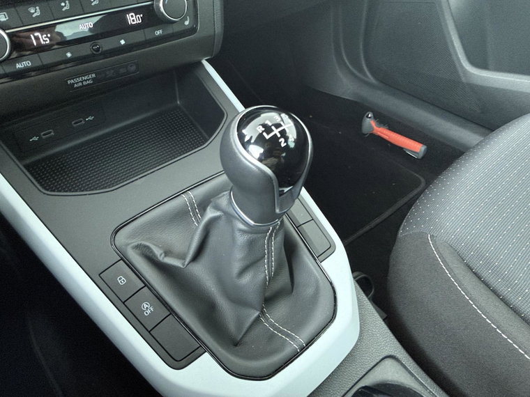 Vehicle Image 20