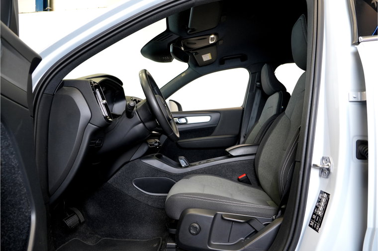 Vehicle Image 30