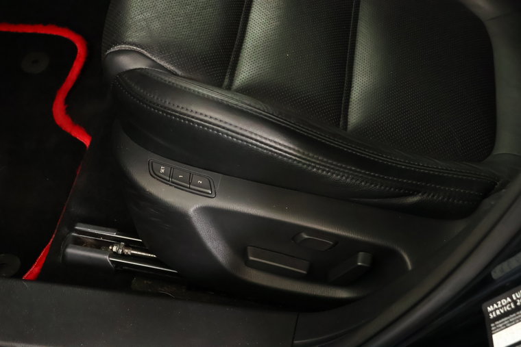 Vehicle Image 21