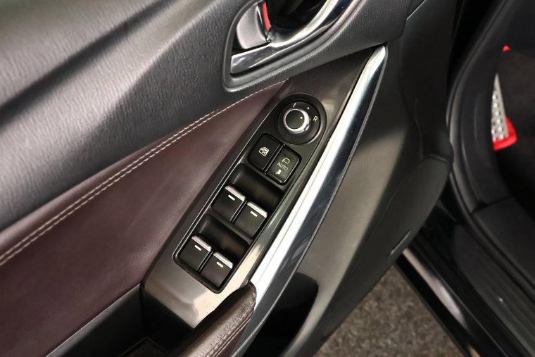 Vehicle Image 22