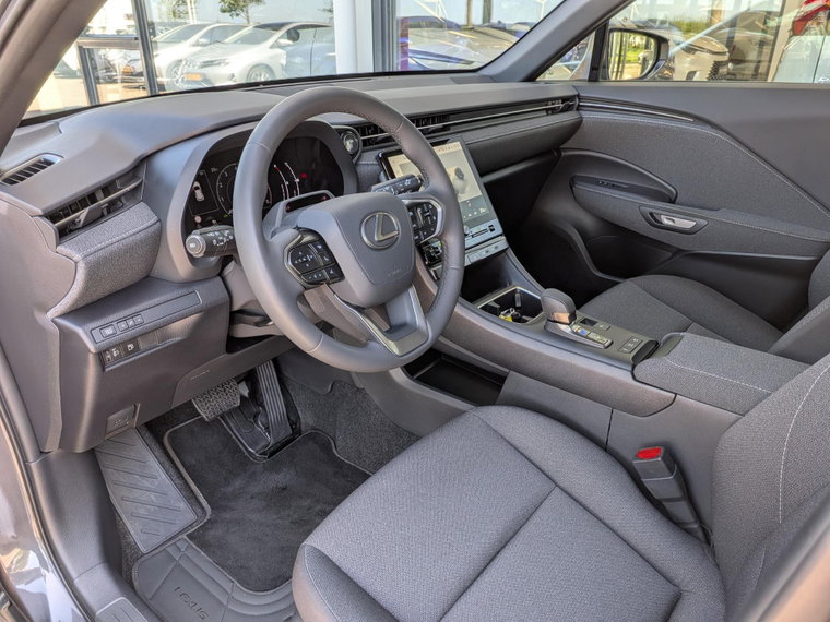 Vehicle Image 17