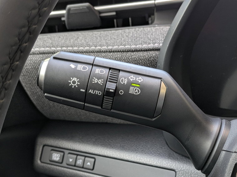 Vehicle Image 25
