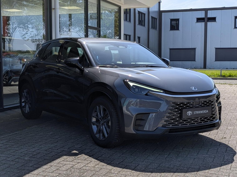 Vehicle Image 6