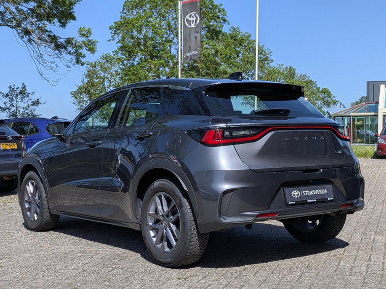 Vehicle Image 10