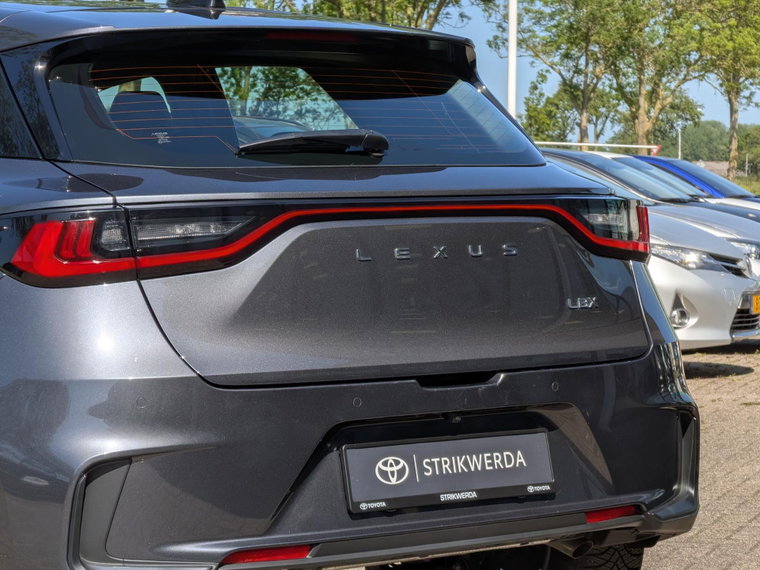 Vehicle Image 11
