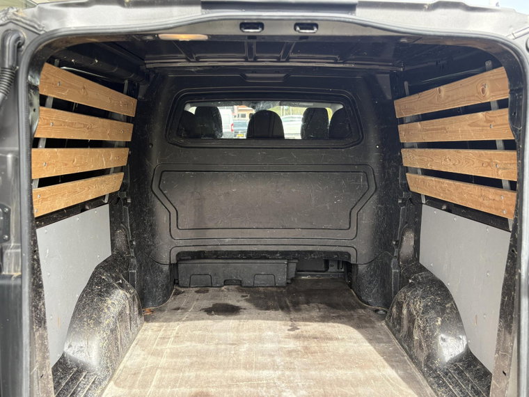 Vehicle Image 15