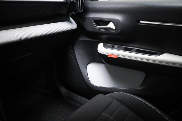 Vehicle Image 36