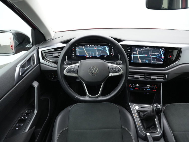 Vehicle Image 21