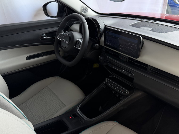 Vehicle Image 32