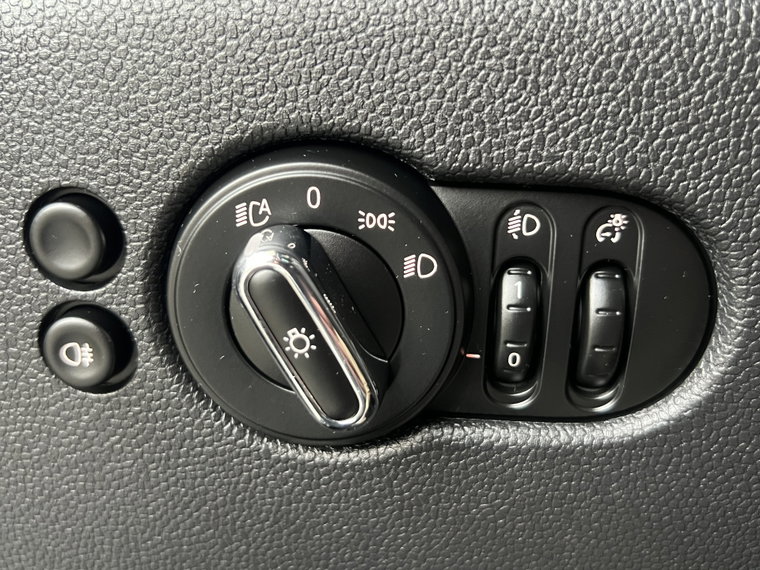 Vehicle Image 33