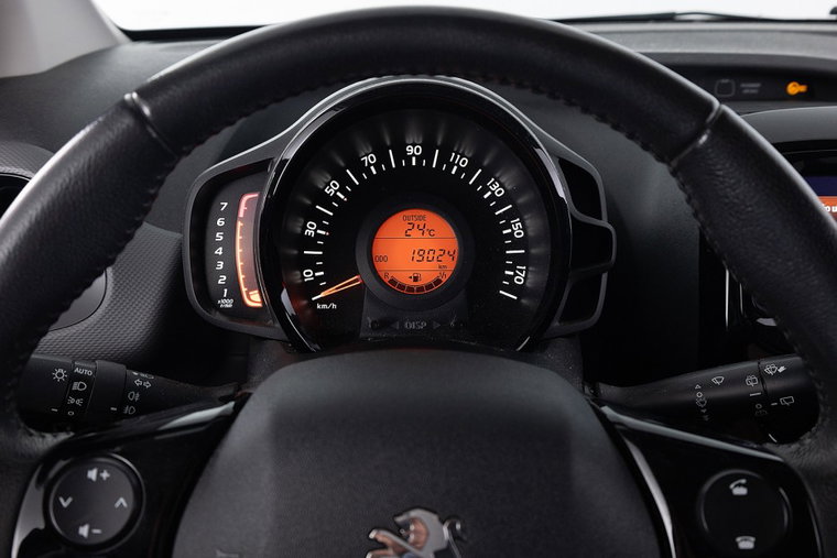 Vehicle Image 14