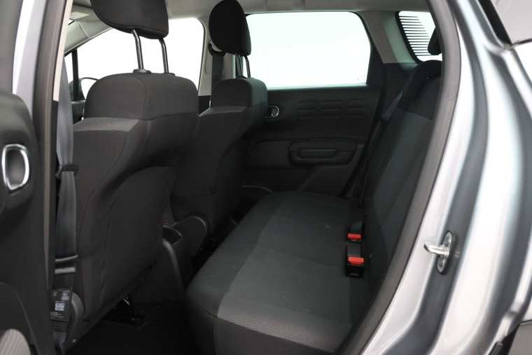 Vehicle Image 33