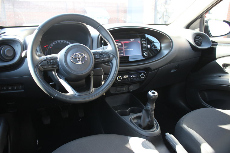 Vehicle Image 7