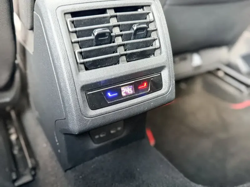 Vehicle Image 27