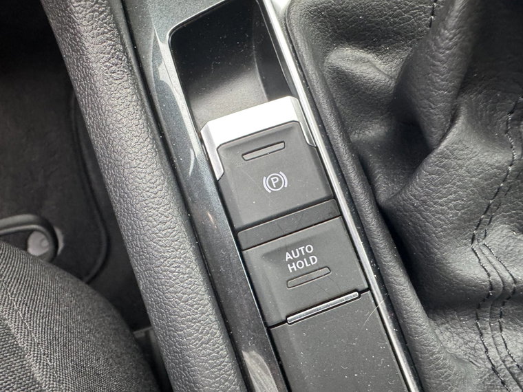 Vehicle Image 26
