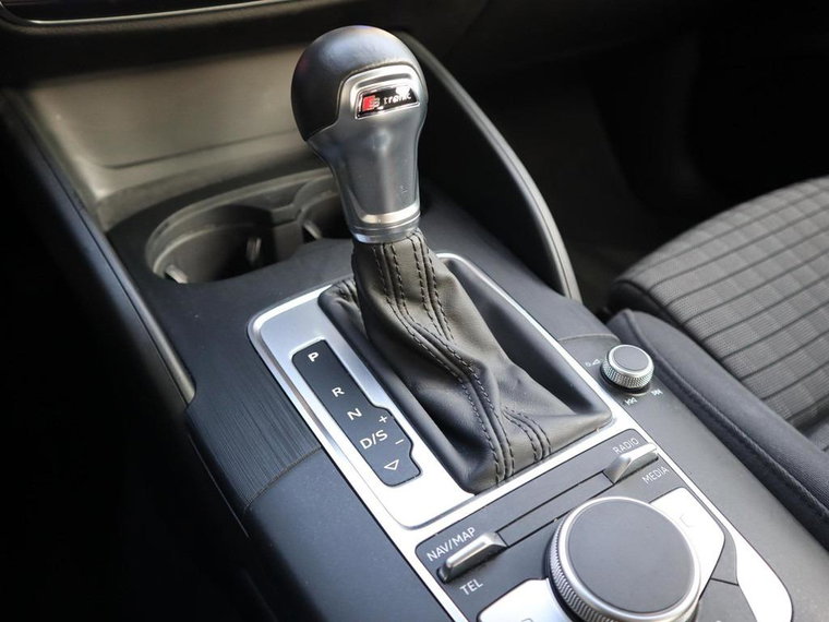 Vehicle Image 26