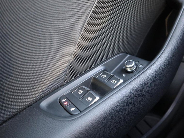 Vehicle Image 27