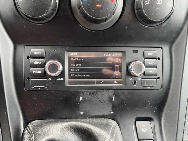 Vehicle Image 29