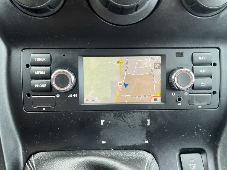 Vehicle Image 32