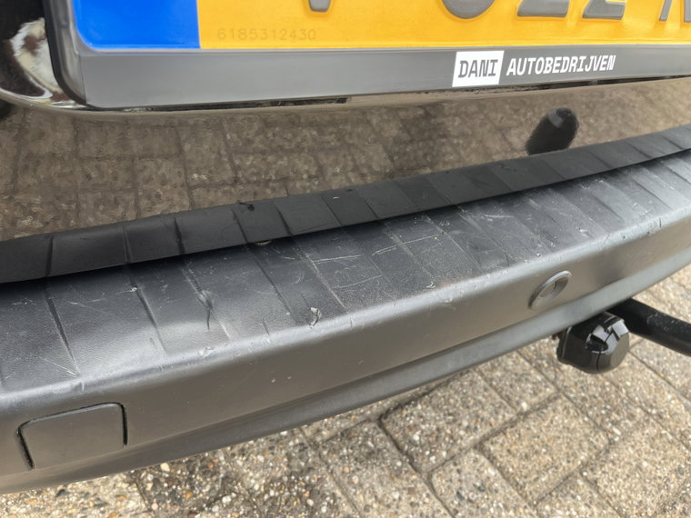 Vehicle Image 37