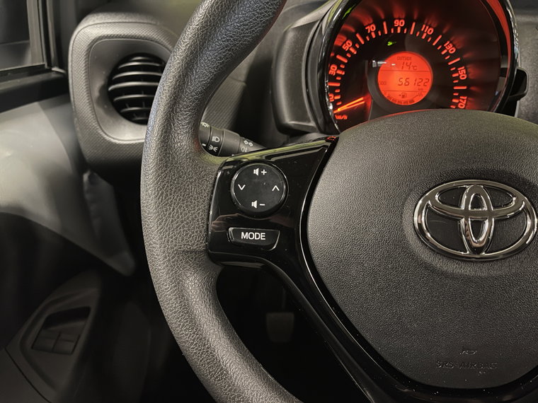 Vehicle Image 16