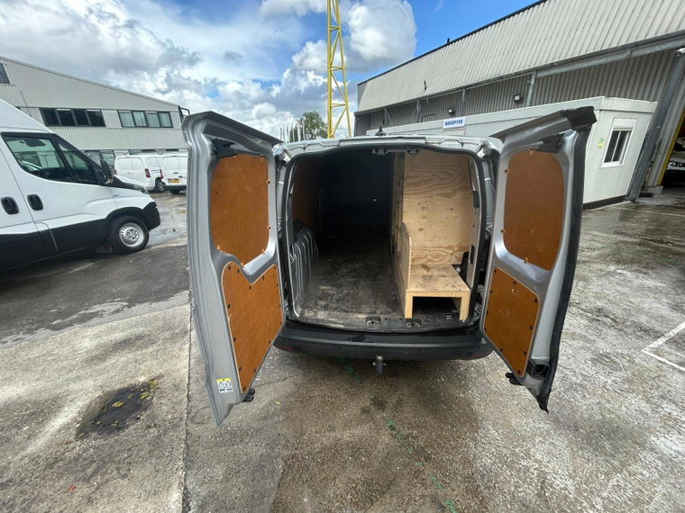 Vehicle Image 12