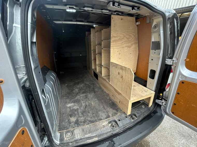 Vehicle Image 13