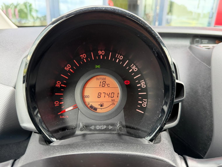 Vehicle Image 23