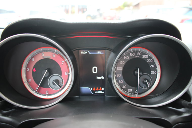 Vehicle Image 33